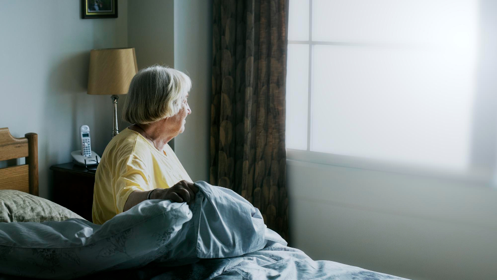 How Living Alone Impacts Senior Health and Longevity